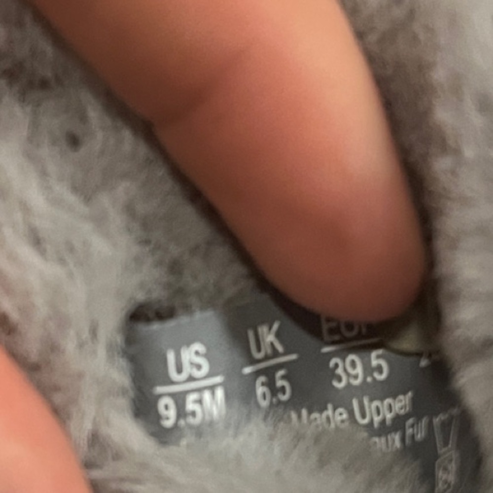Bzees golden Gray Camouflage Fur-Lined washable slip on sneakers size 9.5 - Picture 7 of 7